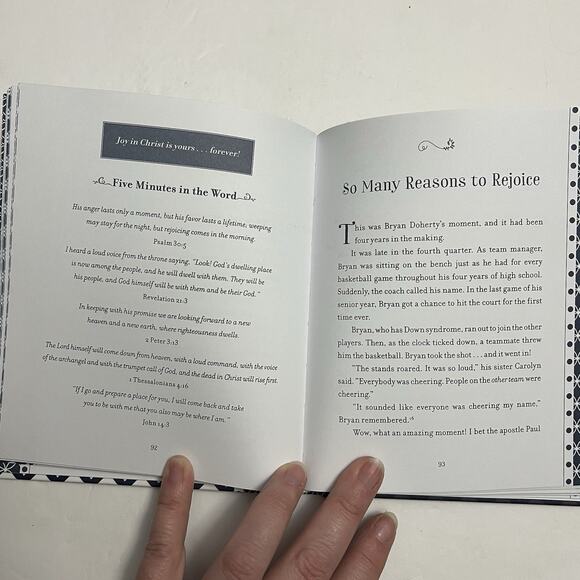 5 Minutes With Jesus A Fresh Infusion of Joy Hardcover Sheila Walsh Sherri Gragg - Picture 5 of 7